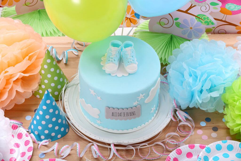 Prachtige sfeertaart kraamfeest baby